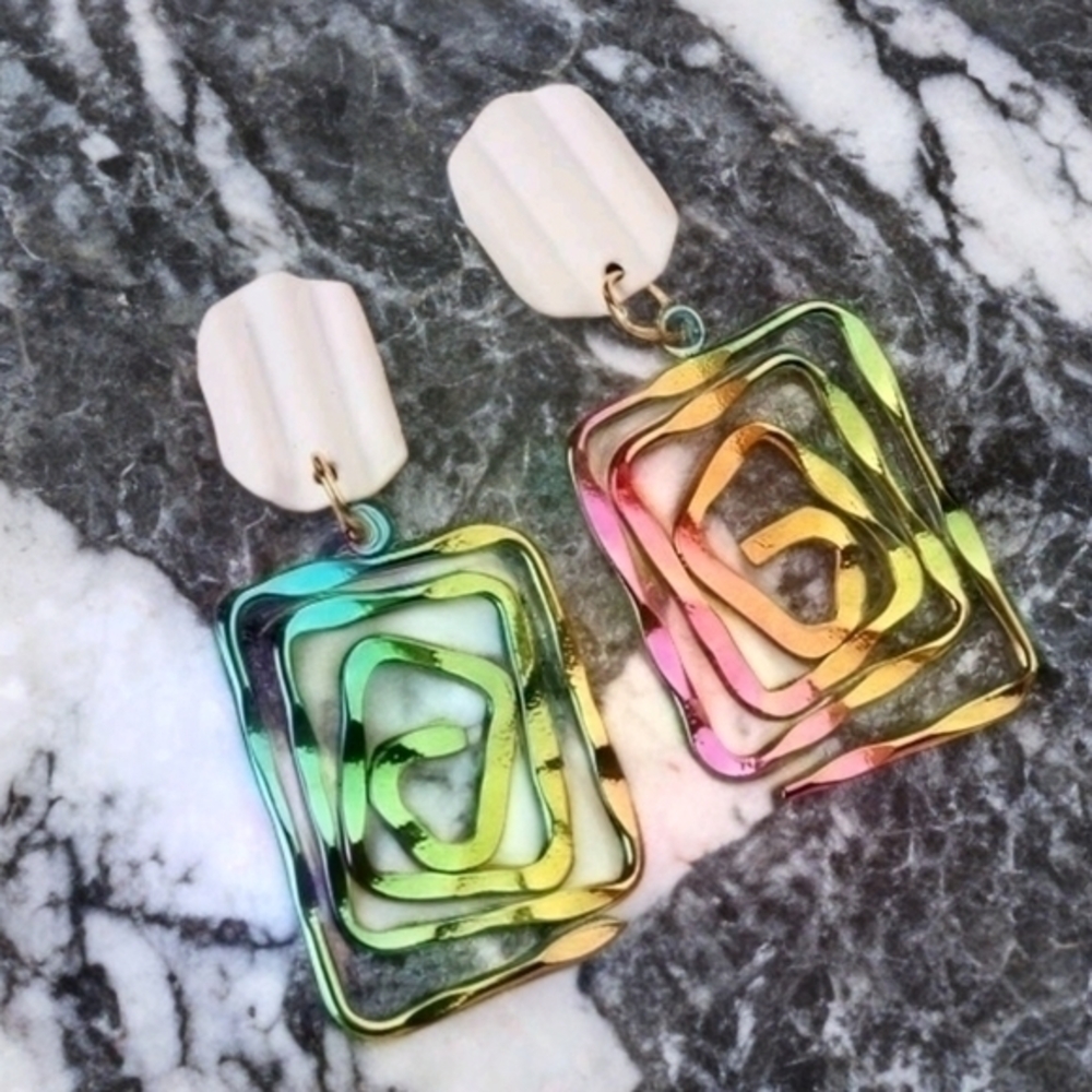 MODCLOTH OIL SLICK RETRO DROP EARRINGS